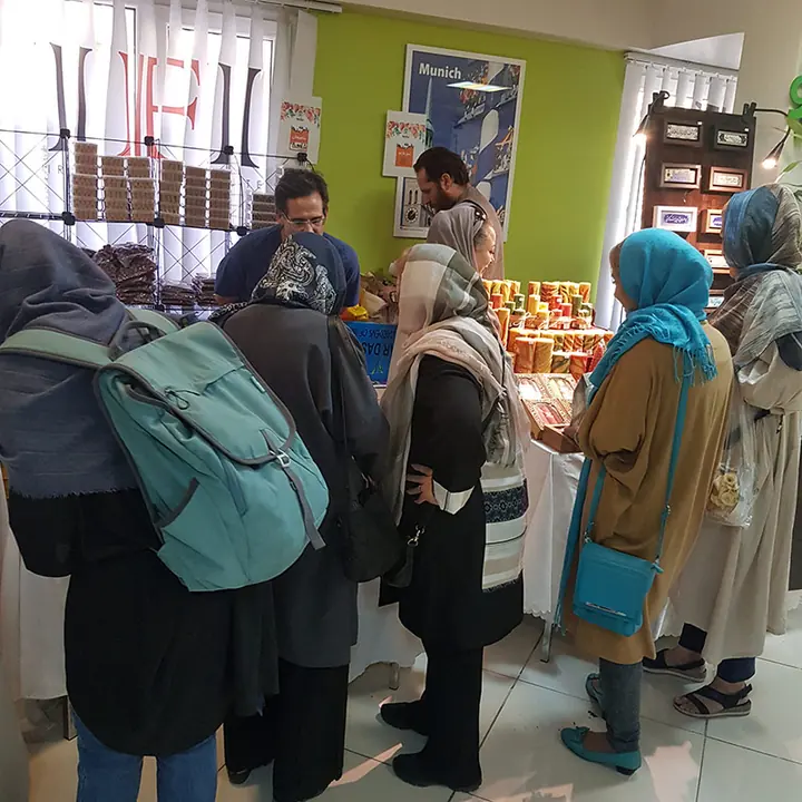 بازدیدکنندگان بازارچه خیریه